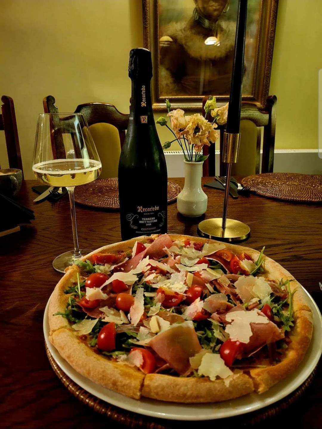 大西洋酒店 Târgu-Mureş 外观 照片